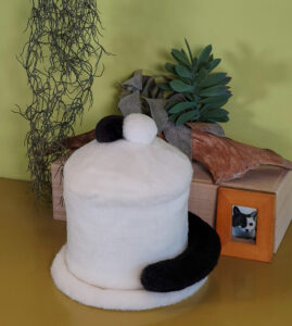 ラウンドタイプ
丸くボディに沿う、どちらかというとねこちゃんらしい形です。